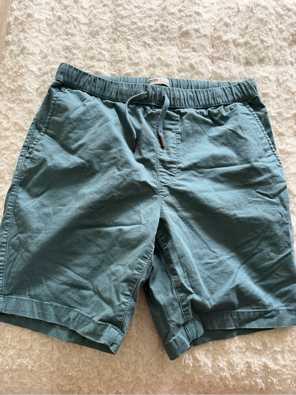 Men’s khaki shorts